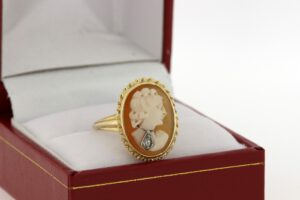 Timekeepersclayton 10K Yellow Gold Vintage Cameo Female Figure Carved Ring with Diamond Pendant 1960s 1960 jewelry