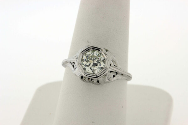 Timekeepersclayton 1.03ct Diamond Solitaire Ring with Ivy Engraving