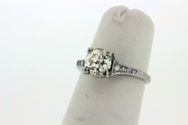 Timekeepersclayton 1.09ct VS, J Color Diamond Ring, with Diamond Accents Set in Platinum