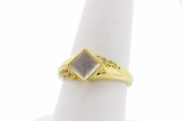 Timekeepersclayton 1.38ct Moonstone 18K Yellow Gold Diamond Ring
