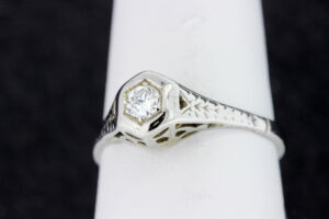 Timekeepersclayton 14K Gold Solitaire Ring with Diamond Center