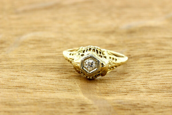 Timekeepersclayton 14K Gold Starburst Filigree Ring with .10ct Diamond Center Solitaire Old Euro Cut