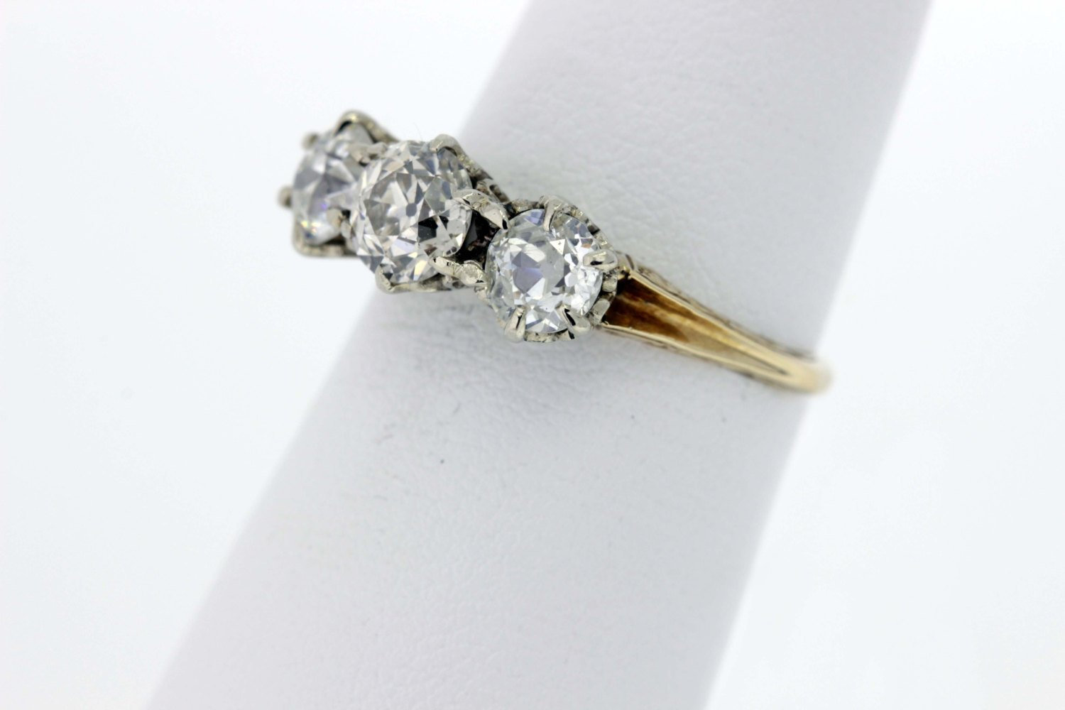 PC Jeweller The Dallisi Diamond Ring (Ring Size: 16) : Amazon.in: Jewellery
