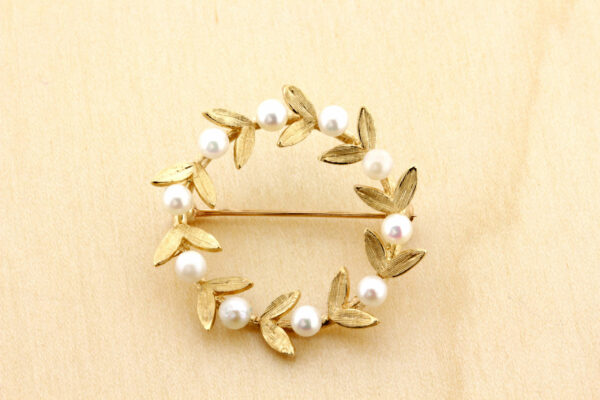 Timekeepersclayton 14K Yellow Gold Leaf Brooch with Pearl Accents