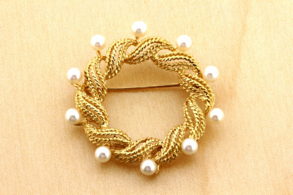 Timekeepersclayton 14K Yellow Gold Twisted Rope Wreath Brooc with Pearls