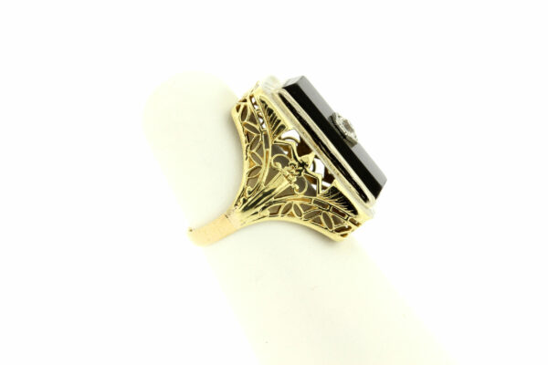 Timekeepersclayton 14K Yellow Gold Vine Leaf Filigree Ring with Black Onyx Slab with Rivet White Accent Vintage