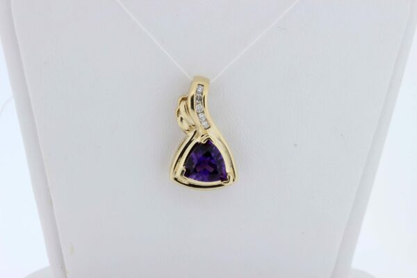 Timekeepersclayton 14K yellow gold Pendant with trillion cut amethyst
