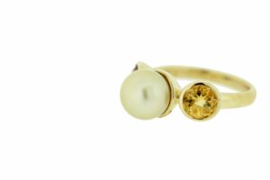 Timekeepersclayton 18K Yellow Gold Pearl and Citrine Ring