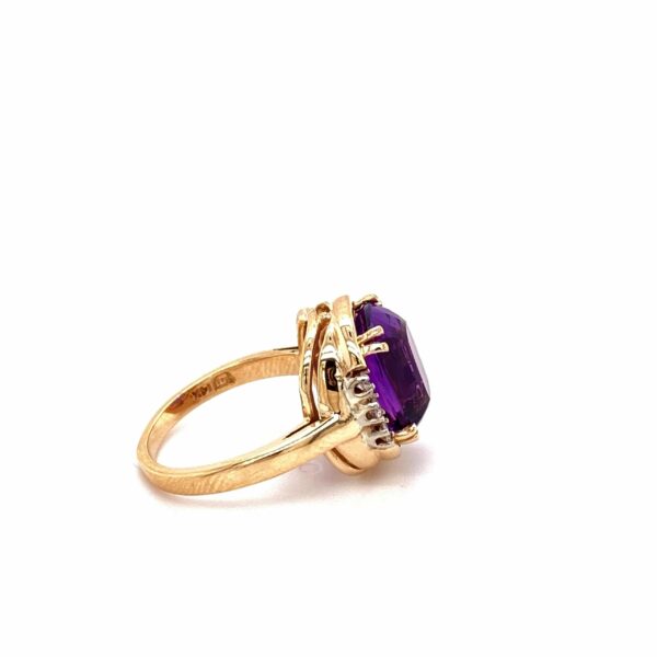 Timekeepersclayton Gemmy Purple Amethyst and Diamond 14K Yellow Gold Ring