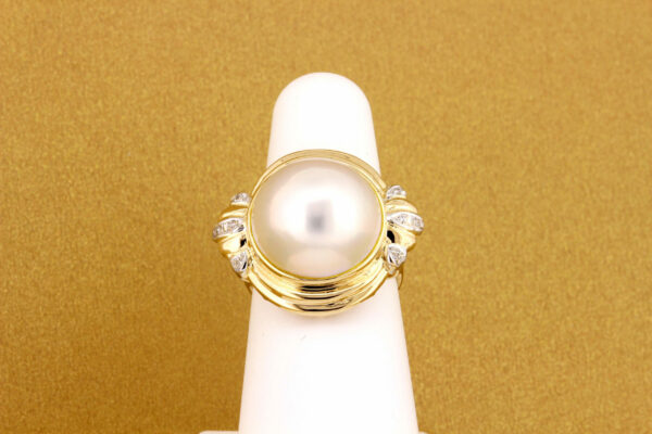 Timekeepersclayton Huge Mabe Pearl and Diamond Ring 14K Yellow Gold Statement