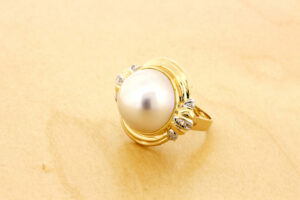Timekeepersclayton Huge Mabe Pearl and Diamond Ring 14K Yellow Gold Statement