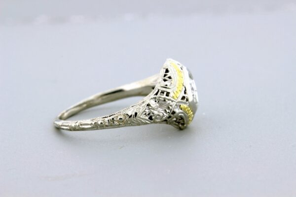 Timekeepersclayton 1920s Vintage 18 K Two Tone Gold Ring with 0.33ct Center Engraved Filigree