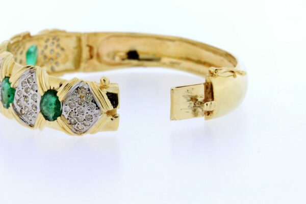 Timekeepersclayton Stunning 6ct Green Oval Emerald and 1.15ct Total weight White Diamond Bracelet 14K Yellow Gold