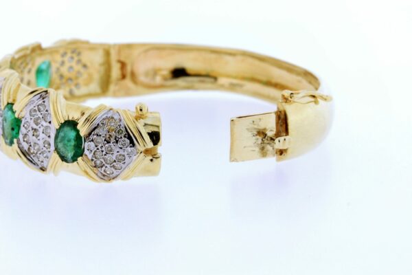 Timekeepersclayton Stunning 6ct Green Oval Emerald and 1.15ct Total weight White Diamond Bracelet 14K Yellow Gold