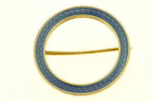 Timekeepersclayton 14K Gold Basse-taille Engraved Blue Enamel Circle Brooch