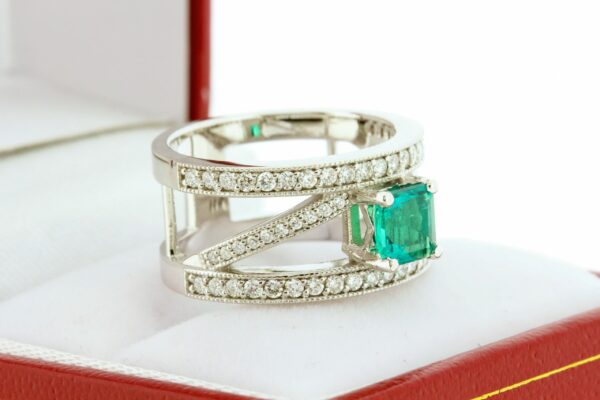 Timekeepersclayton Vibrant green Emerald and white diamonds custom vintage 14K gold ring