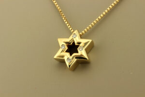 Timekeepersclayton Star of David Diamond Pendant 14K Yellow Gold with Matching 17.5 Inch Chain