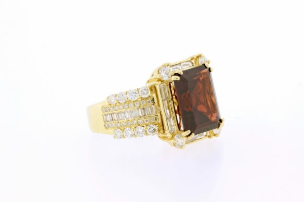 Timekeepersclayton 7Ct Red Garnet Ring with 1.20cts in White Diamonds Yellow Gold