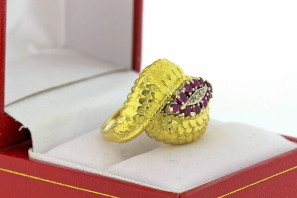 Timekeepersclayton 18K Yellow Gold Dragon Scale Pattern Ruby and Diamond Eye Ring Fish Scale Vintage
