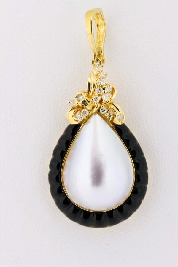 Timekeepersclayton Mabe Pearl and Black Onyx 14K Gold Pendant with White Diamond Accents