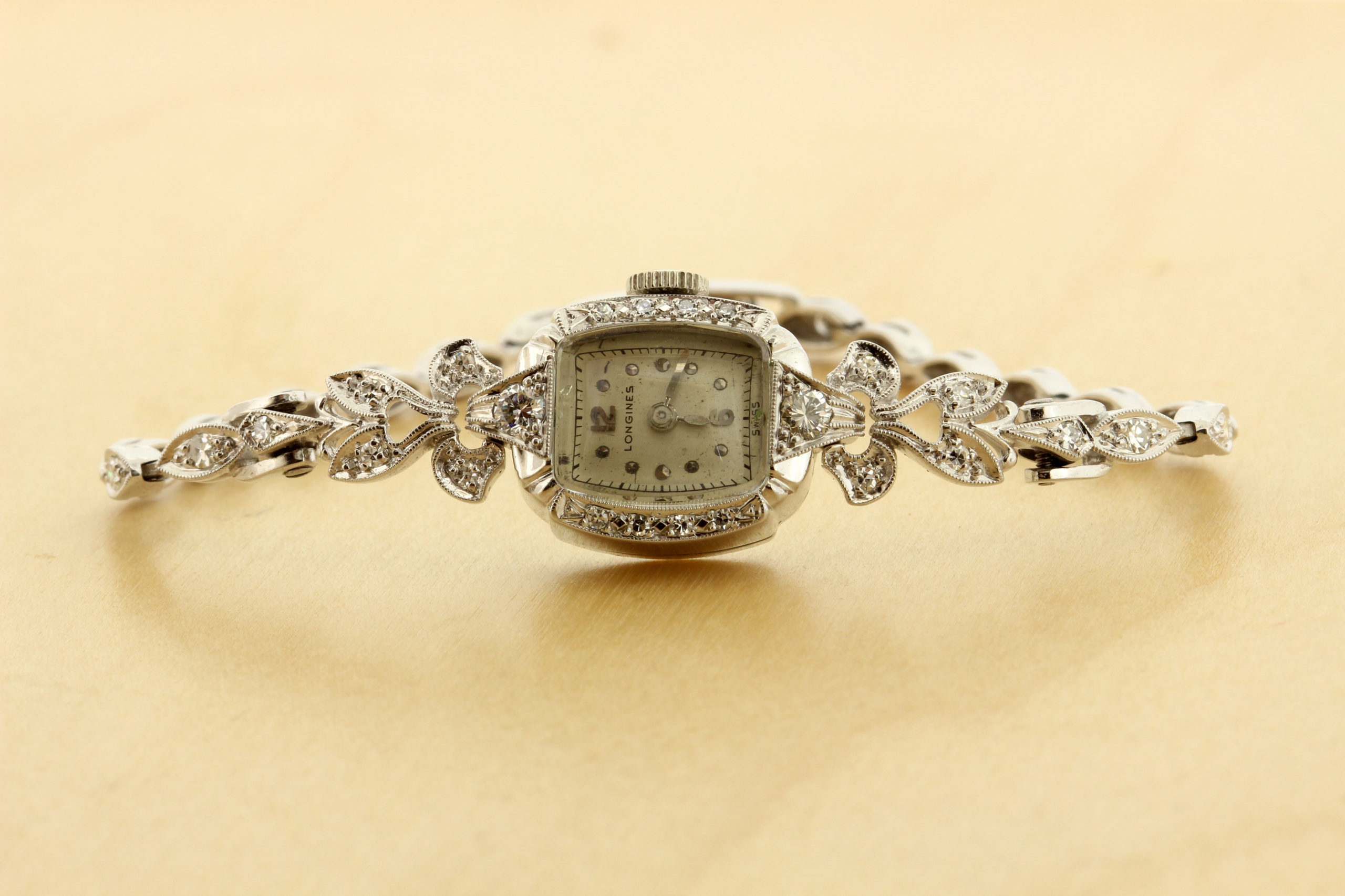 Grey Stainless Steel Mehrunnisa Fashion Vintage Floral Bracelet Watch for  Girls