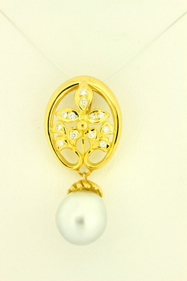 Timekeepersclayton 18K Yellow Gold Floral Leaf Petal Diamond Pendant with Pearl Drop