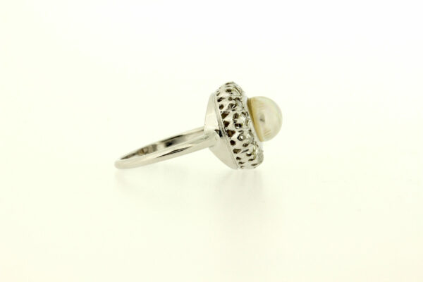 Timekeepersclayton 14K Gold 7.7mm Pearl Ring with Vintage Rosecut White Diamond Halo Wedding Engagement Ring