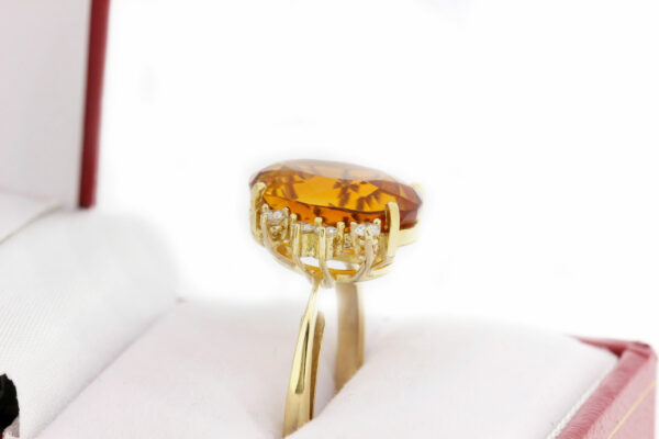 Timekeepersclayton Cheerful Orange Oval Cut Quartz and Diamond Ring 18K Yellow Gold